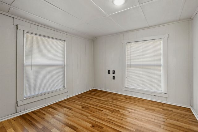 1310 N Rusk Street, Weatherford, TX 76086