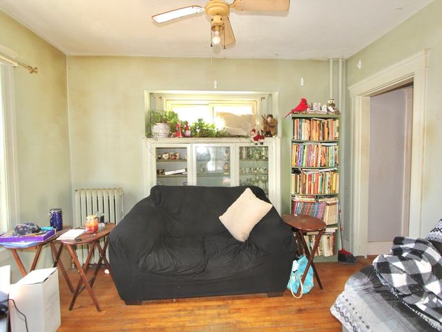 87 Malden St, Worcester, MA 01606