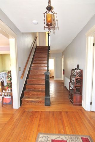 87 Malden St, Worcester, MA 01606