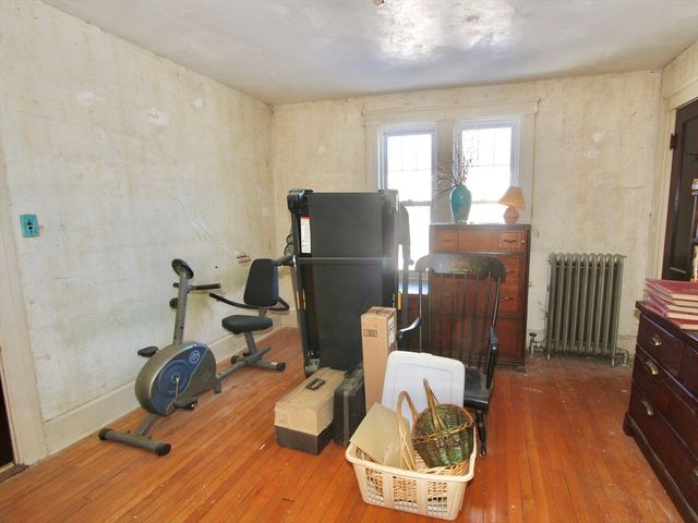 87 Malden St, Worcester, MA 01606