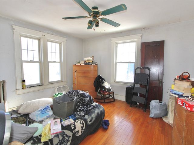 87 Malden St, Worcester, MA 01606