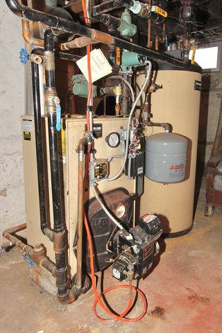 87 Malden St, Worcester, MA 01606