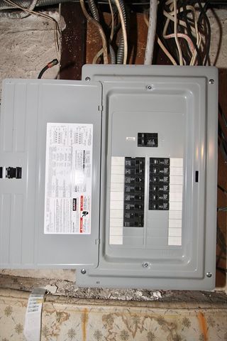 87 Malden St, Worcester, MA 01606