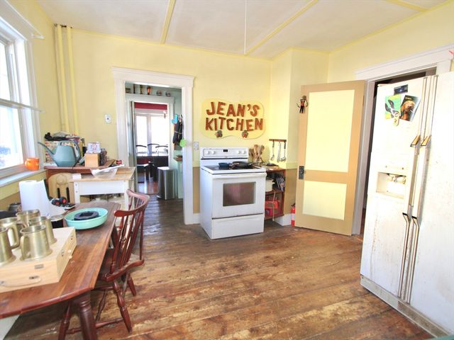 87 Malden St, Worcester, MA 01606