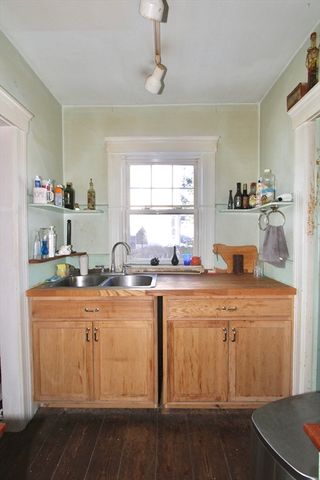 87 Malden St, Worcester, MA 01606