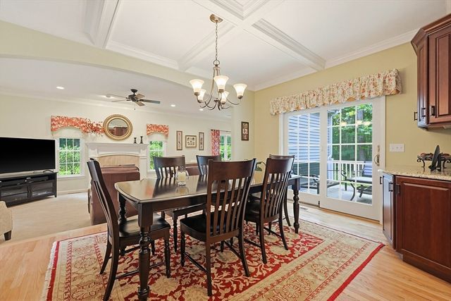 8 Douglas Dr, Mansfield, MA 02048