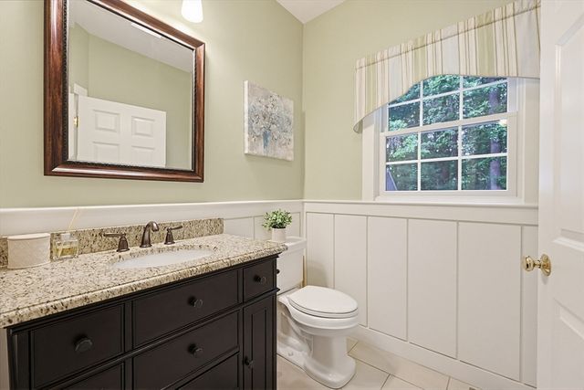 8 Douglas Dr, Mansfield, MA 02048