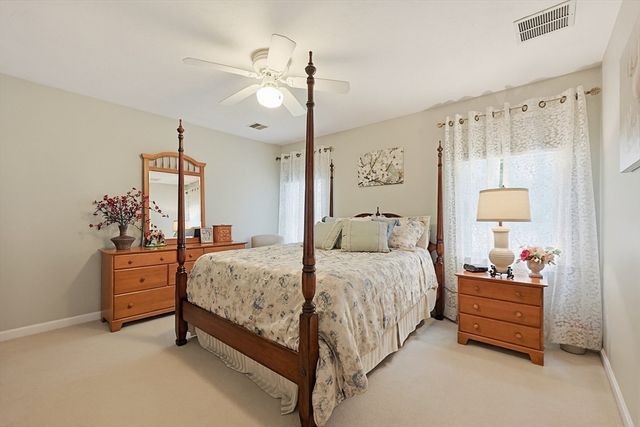 8 Douglas Dr, Mansfield, MA 02048
