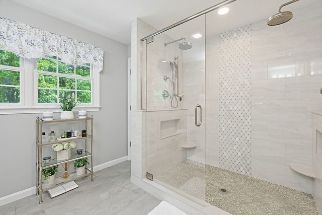 8 Douglas Dr, Mansfield, MA 02048