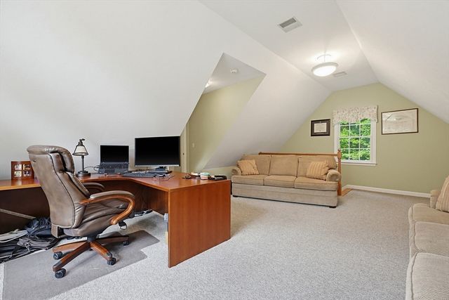 8 Douglas Dr, Mansfield, MA 02048