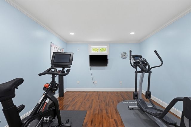 8 Douglas Dr, Mansfield, MA 02048