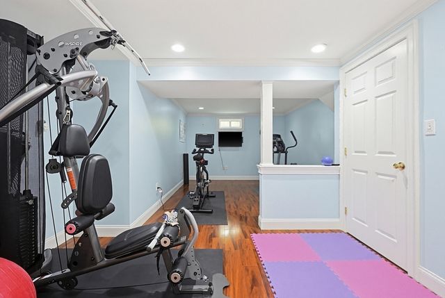 8 Douglas Dr, Mansfield, MA 02048