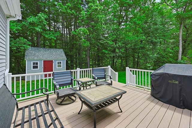 8 Douglas Dr, Mansfield, MA 02048