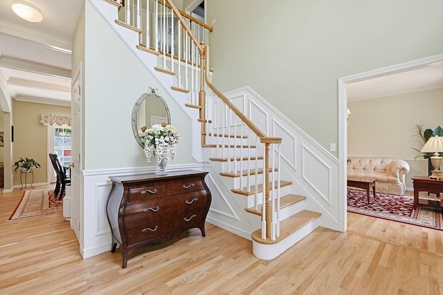 8 Douglas Dr, Mansfield, MA 02048