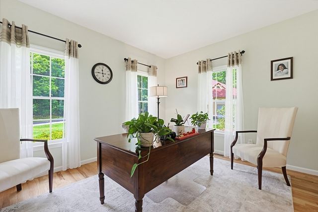 8 Douglas Dr, Mansfield, MA 02048