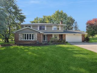 152 S Ela Road, Barrington, IL 60010