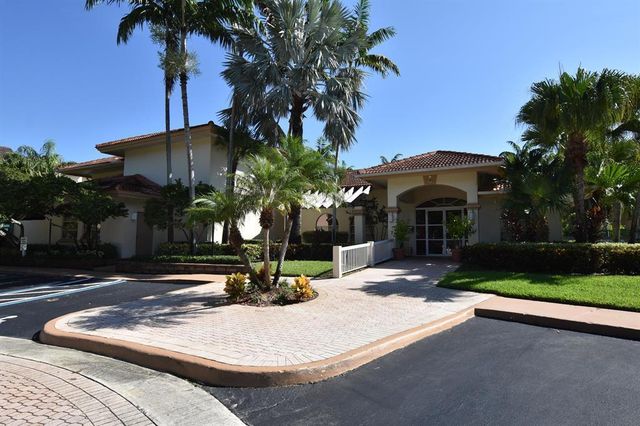 7108 Glenmoor Drive 7108, West Palm Beach, FL 33409