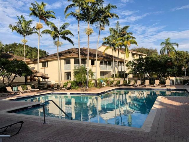 7108 Glenmoor Drive 7108, West Palm Beach, FL 33409
