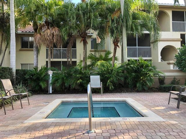 7108 Glenmoor Drive 7108, West Palm Beach, FL 33409