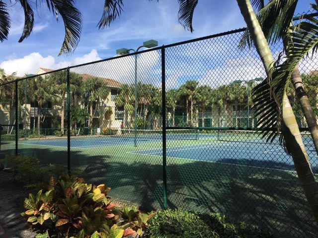 7108 Glenmoor Drive 7108, West Palm Beach, FL 33409