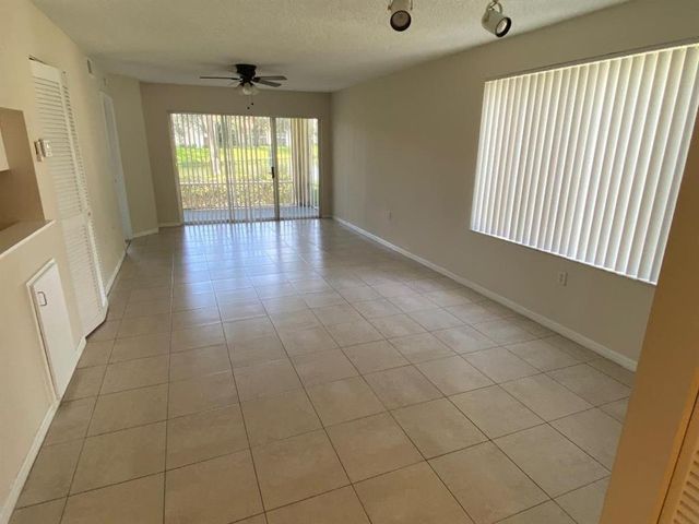 7108 Glenmoor Drive 7108, West Palm Beach, FL 33409
