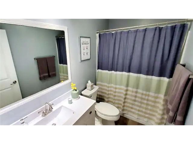 1632 Pinewood Lane, Hudson, WI 54016