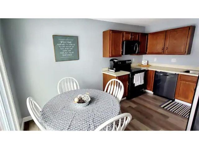 1632 Pinewood Lane, Hudson, WI 54016