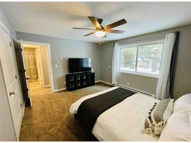 1632 Pinewood Lane, Hudson, WI 54016