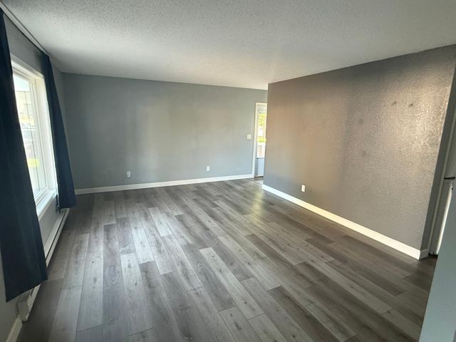 1632 Pinewood Lane, Hudson, WI 54016
