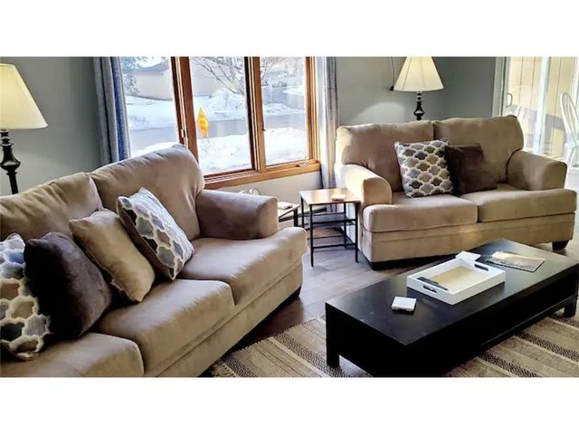 1632 Pinewood Lane, Hudson, WI 54016