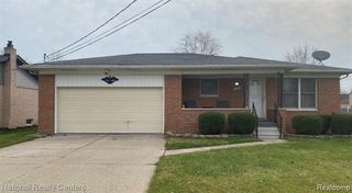 2106 Oakcrest Road, Sterling Heights, MI 48310