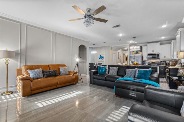205 Melody Way, Red Oak, TX 75154