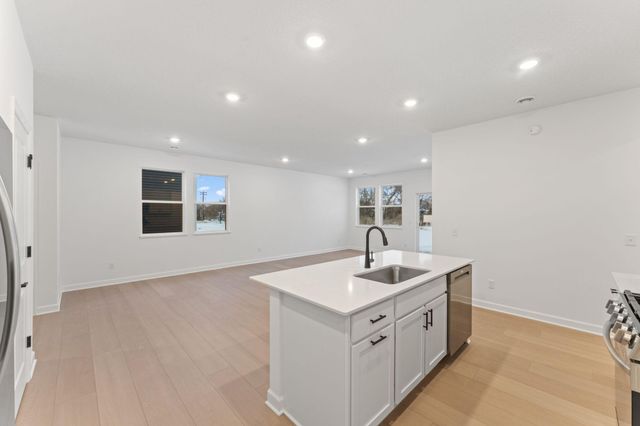 22372 Isla Way, Rogers, MN 55374