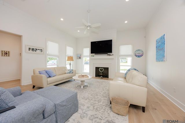 13534 Mary Edith Pl, Baton Rouge, LA 70809