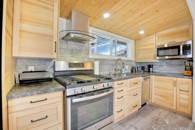 123 Jasper 16, Encinitas, CA 92024