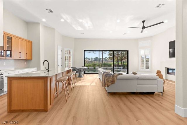 8649 Robinson Ridge Drive, Las Vegas, NV 89117