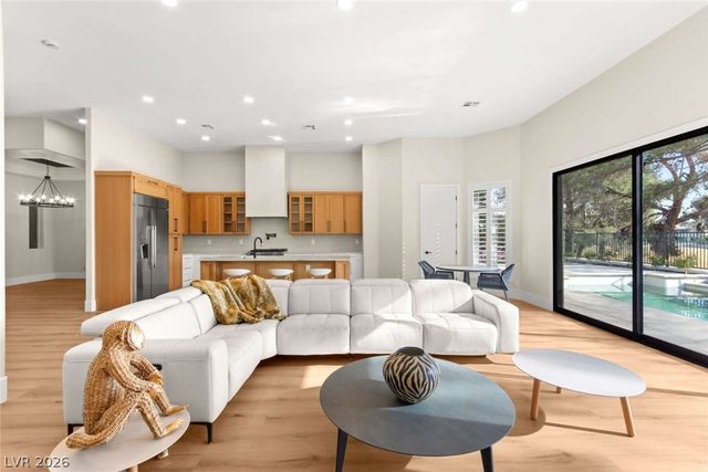 8649 Robinson Ridge Drive, Las Vegas, NV 89117