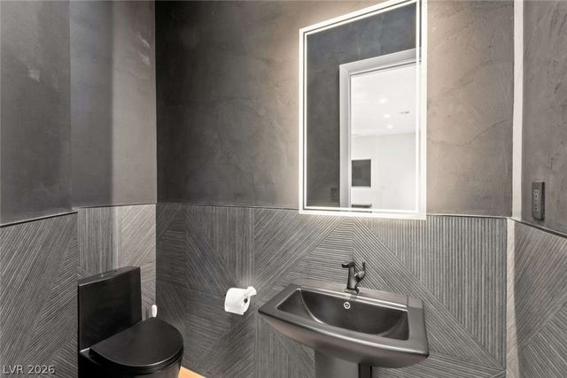 8649 Robinson Ridge Drive, Las Vegas, NV 89117