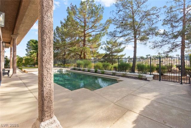 8649 Robinson Ridge Drive, Las Vegas, NV 89117