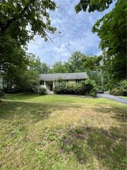 2327 Vista Court, Yorktown Heights, NY 10598