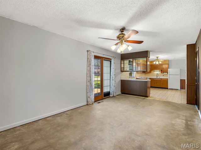 2652 Carousel Drive, St Louis, MO 63125