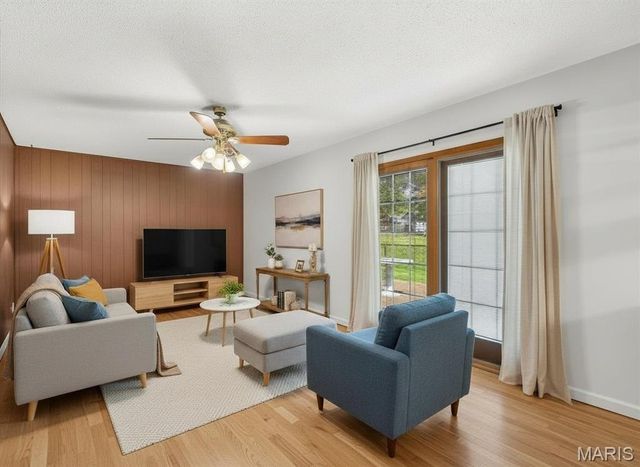 2652 Carousel Drive, St Louis, MO 63125