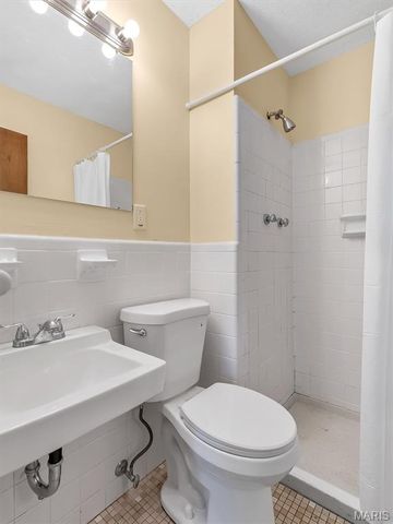 2652 Carousel Drive, St Louis, MO 63125