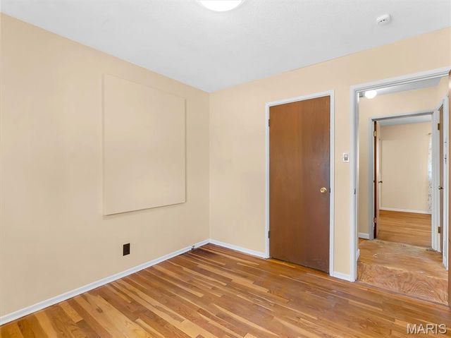 2652 Carousel Drive, St Louis, MO 63125