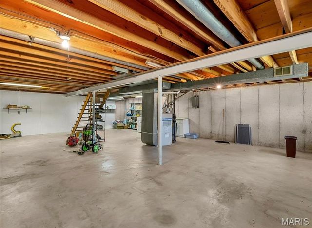 2652 Carousel Drive, St Louis, MO 63125