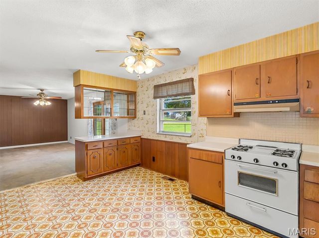 2652 Carousel Drive, St Louis, MO 63125