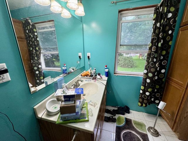 W346N5334 Elm AVENUE, Okauchee, WI 53069