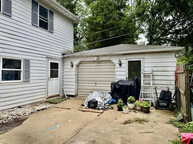 W346N5334 Elm AVENUE, Okauchee, WI 53069