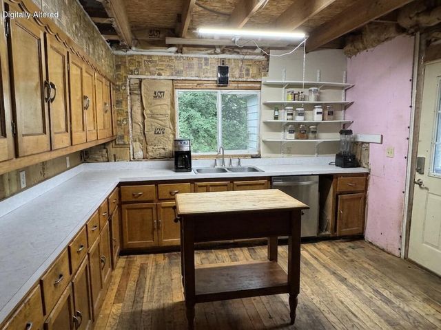 W346N5334 Elm AVENUE, Okauchee, WI 53069