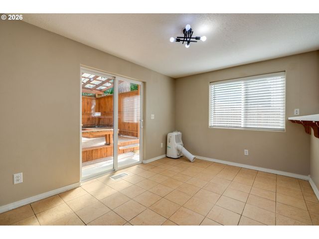 19790 Sw YOCOM Ln, Beaverton, OR 97007
